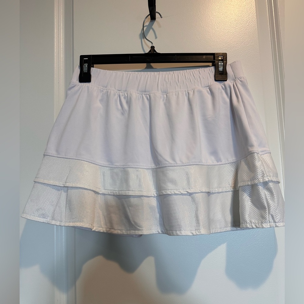 Tail White Women's Tiered Active Skirt